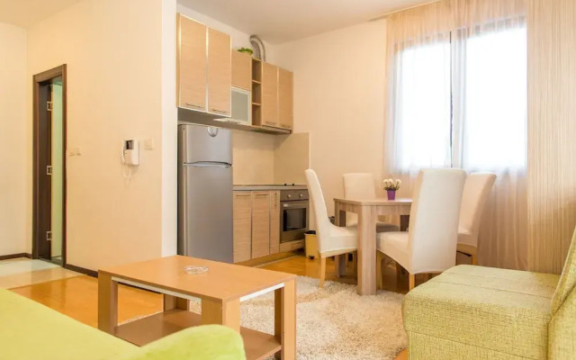 Burcak Apartment