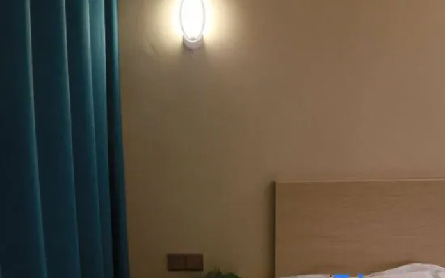 Yingshang Lushangke Hotel