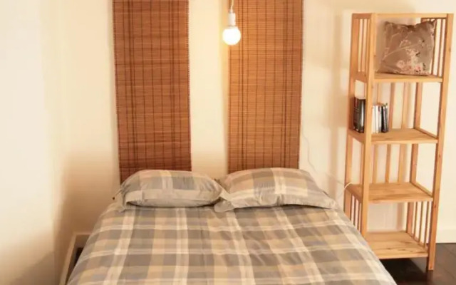 Spacious République 1 Bedroom (409)