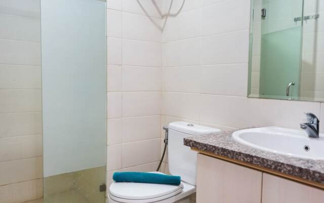 City View 1BR Apartment at Woodland Park Residence