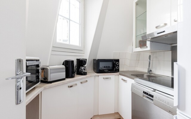 Eiffel Tower - Bir Hakeim Apartment