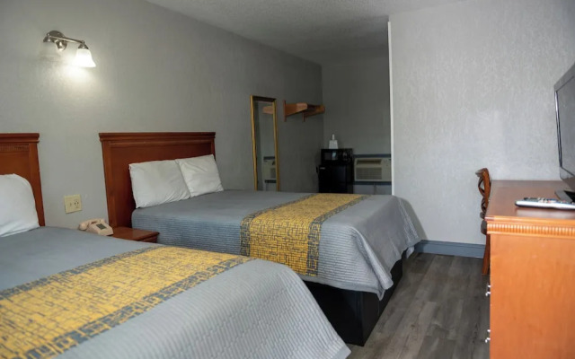 Riverside Inn and Suites