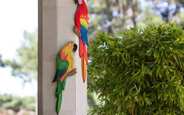 Aroeira Villa Sleeps 10 With Pool