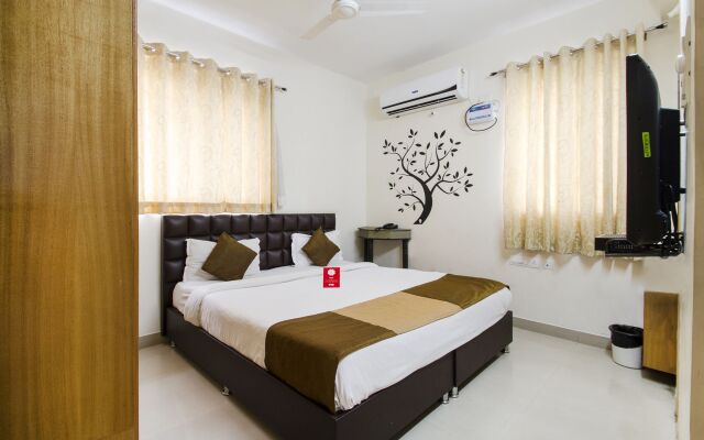 OYO 11396 Hotel Cyprus Inn