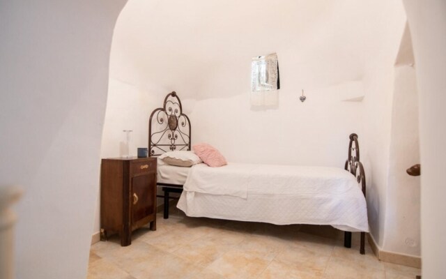 Trullo Nonna Netta con Piscina Idromassaggio e Area Giochi