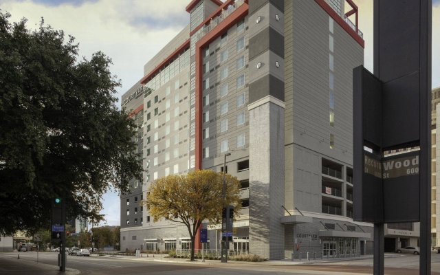 Courtyard by Marriott Dallas Downtown/Reunion District