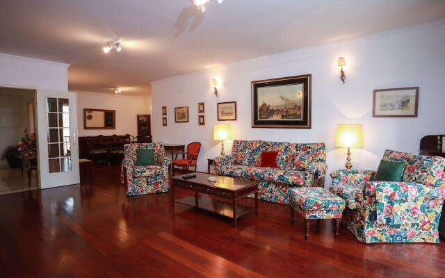 Pure Classic Apartment