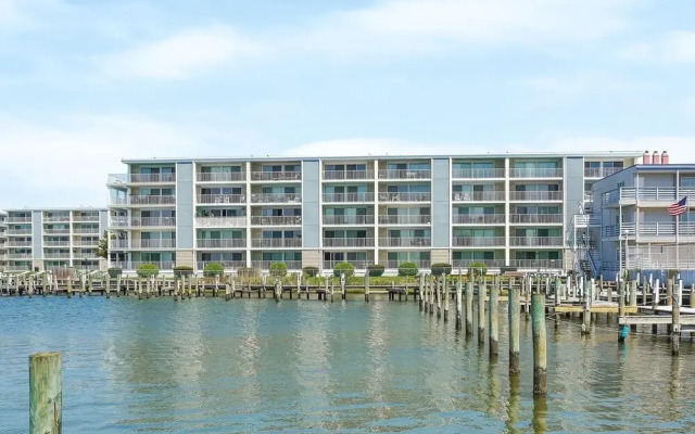 Thunder Island 139d 2 Bedroom Condo by RedAwning
