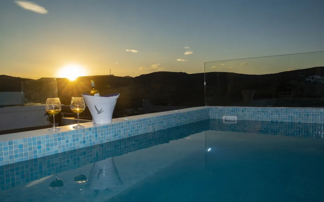 Myrsini's Luxury Suites