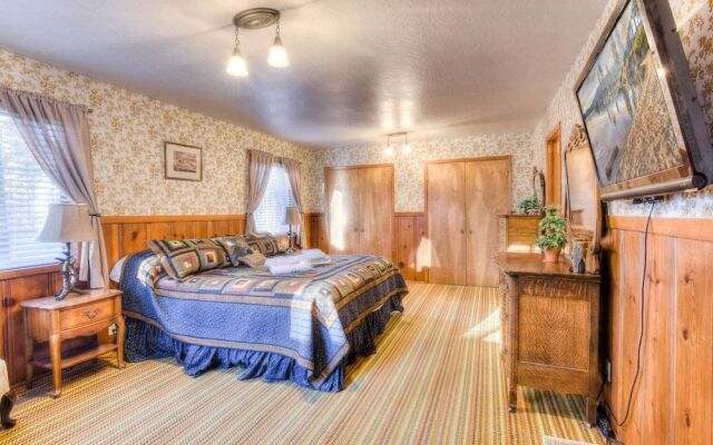 Zephyr Cove Cabin - Walk to Lake and Beach