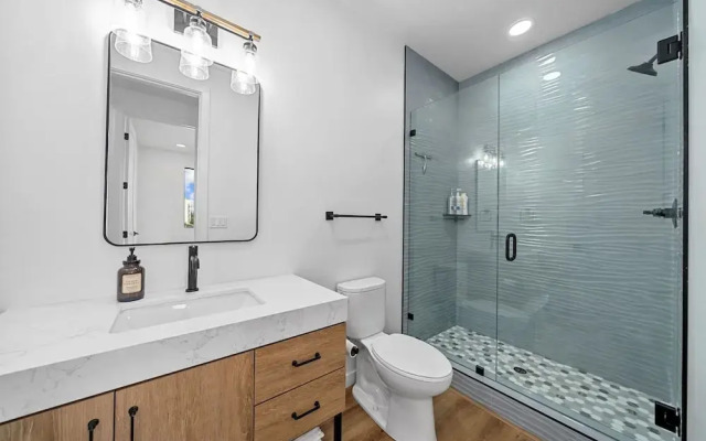 Rooftop Home With Ocean View Private Parking