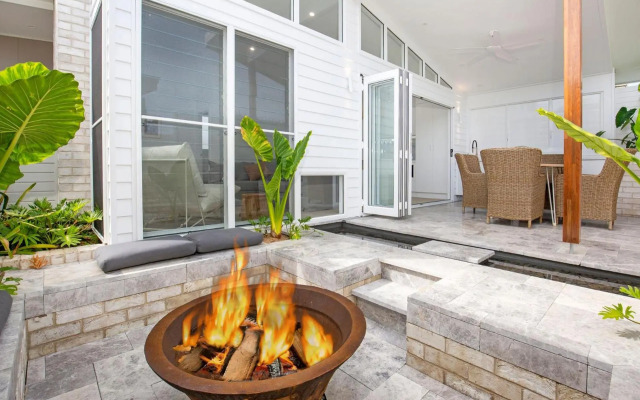 Unwind - Pet Friendly - 1 Min Walk to Beach