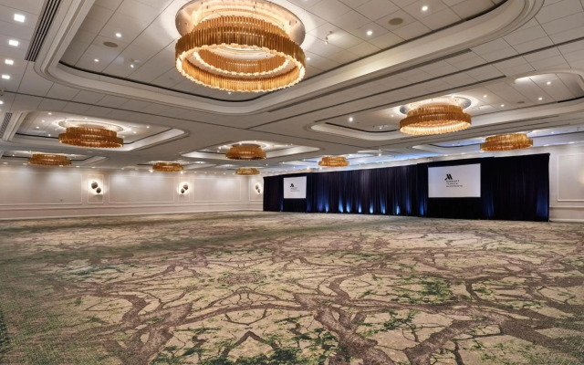 Teaneck Marriott at Glenpointe