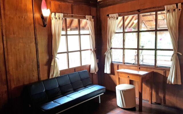 Cemara Meno Bungalow