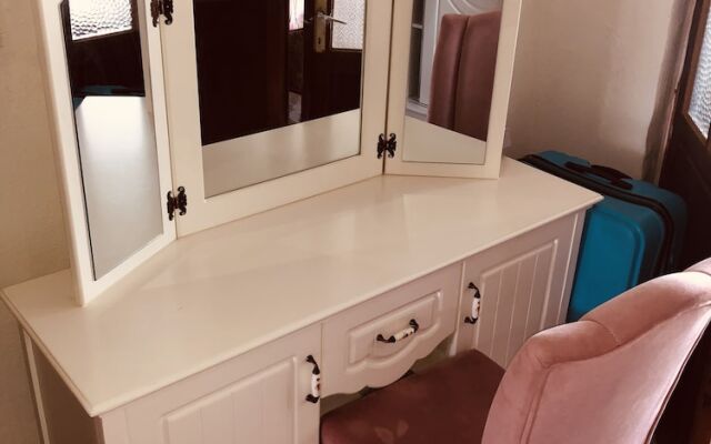 Teos Alesta Apart Pansiyon