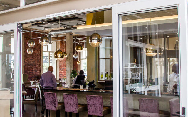 Docklands Hotel