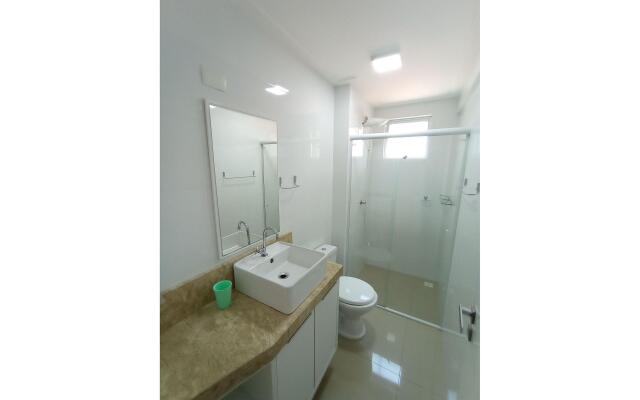 VAR-205B Departamento amplio en condomínio cerrado con piscina