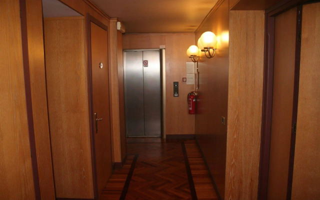 Albert Hotel