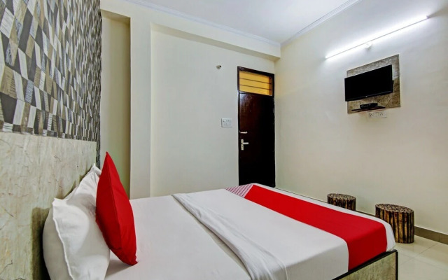 The Rosewood Hotel by OYO Rooms