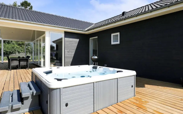 14 Person Holiday Home in Vaeggerlose