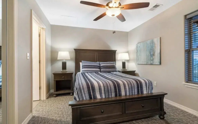 New Listing Ozark Views at Majestic - Perched on the Hills