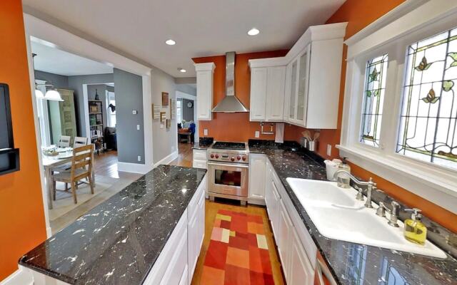 Linden Hills Luxury Charmer