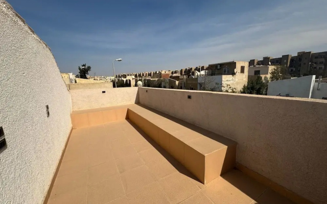 129 2BR Townhouse 2 Bath TV Backyard