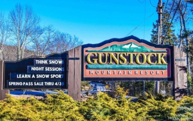 Gunstock & Lakes Region Year Round Chalet