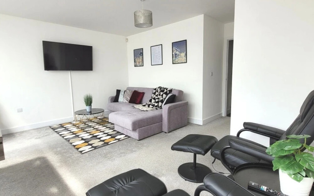 House of 4 Chimneys by Your Lettings UK