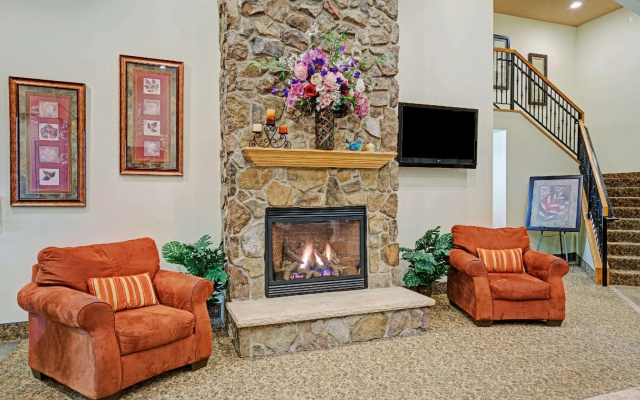 Super 8 By Wyndham Rogers Minnesota