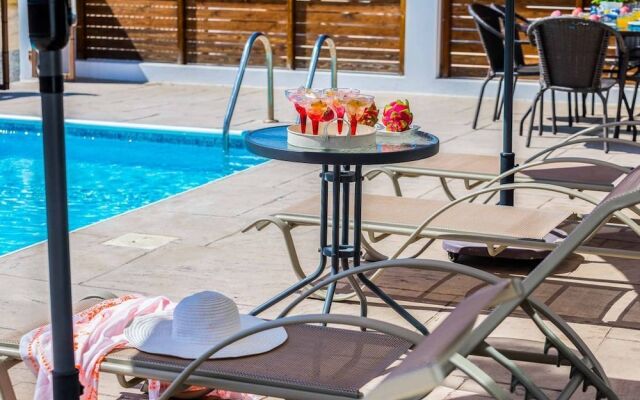 Villa White Jasmin