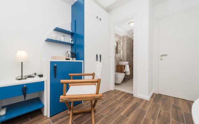 Blue Old Navy Rooms - AE1094