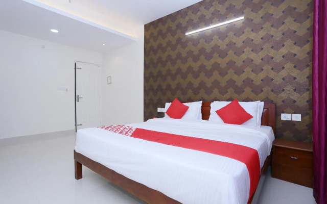 OYO 24373 Hilite Inn