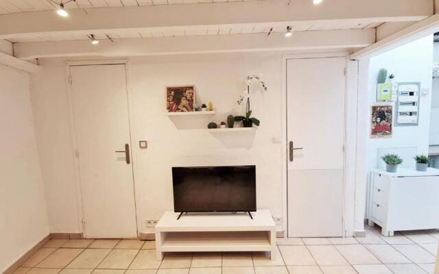 GregBnb-com - T2 CLIMATISÉ Mezzanine - Atypique - Centre Ancien