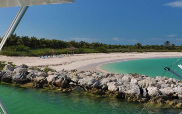 The Sandpiper Inn & Cottages