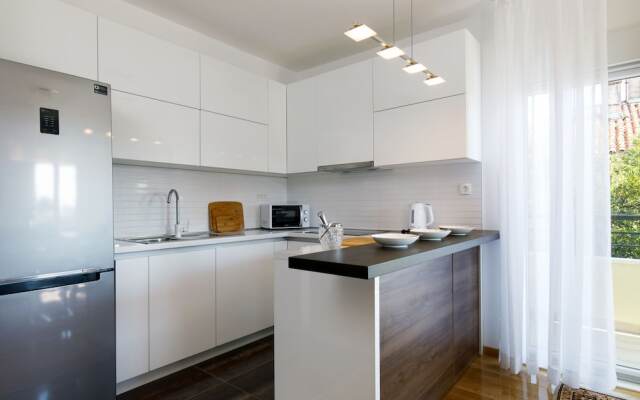 Luxury beach apartment private parking