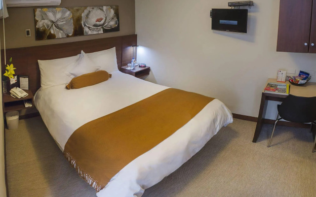 Sm Hotel And Business