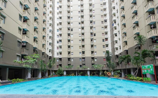 RedDoorz Apartment @ Gateway Cicadas