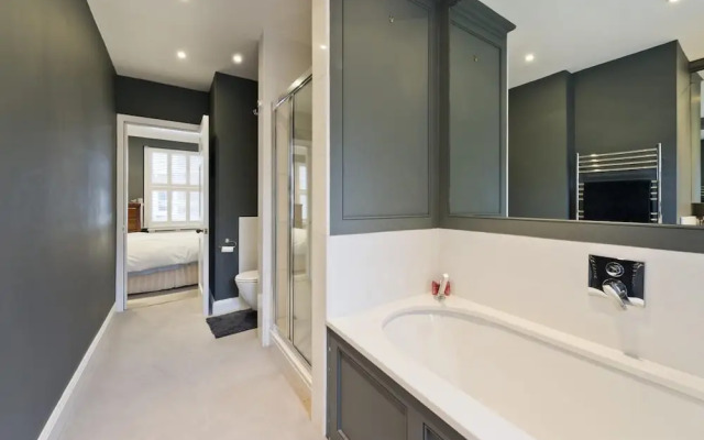 Fantastic 2bed Flat With Private Roof Terrace