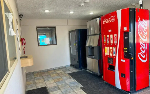 Motel 6 - Iowa City