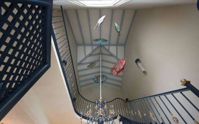 7 Bedrooms Luxury Colonial Villa Complete New 2017