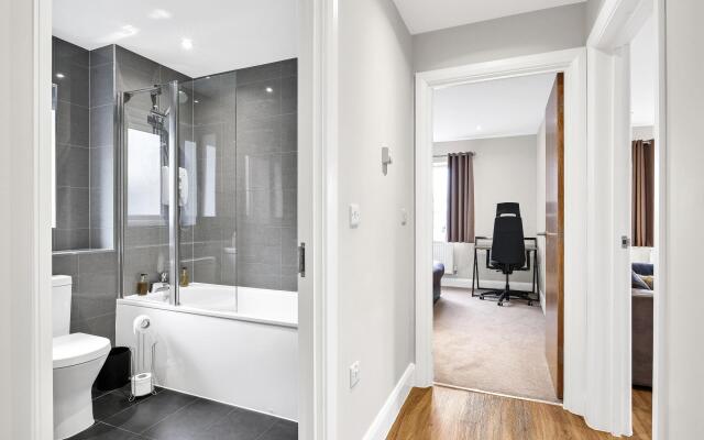 London Heathrow Living Serviced Apartments - Apt 1