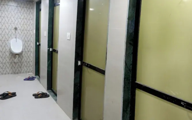 Mango Goregaon Hostel & PG