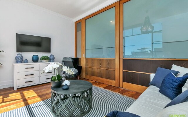 QV Lovely Sunny 1-bedroom in CBD 1025