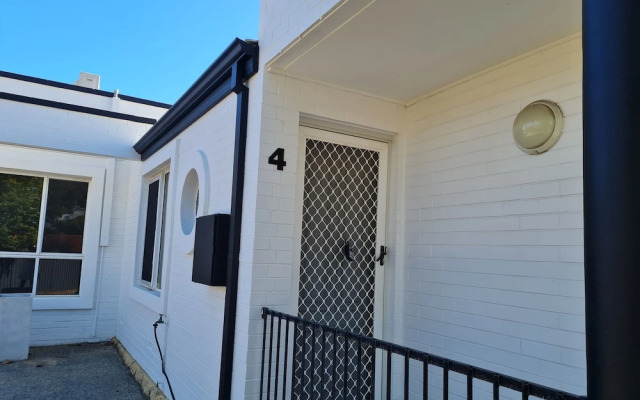 OCEANS 4 Holiday or Business Apartment
