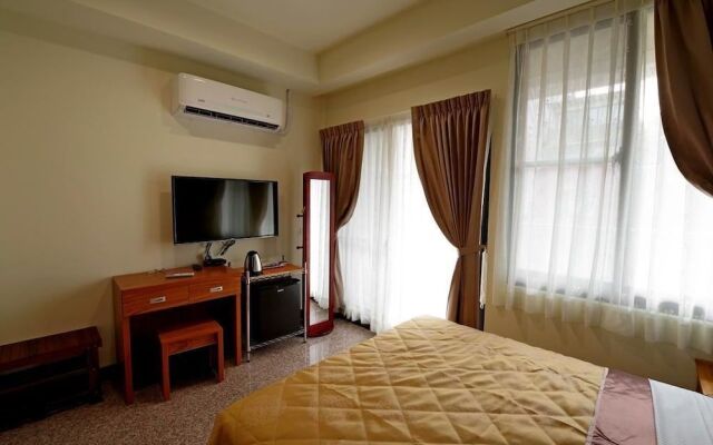 Lucky Hotel