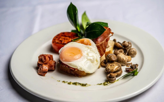 Bakenskraal Ostrich Palace