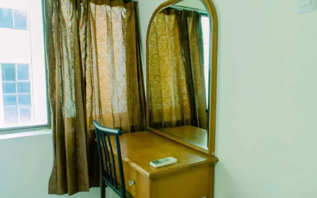 Spacious And Homey 3Br At Kondominium Rajawali Apartment