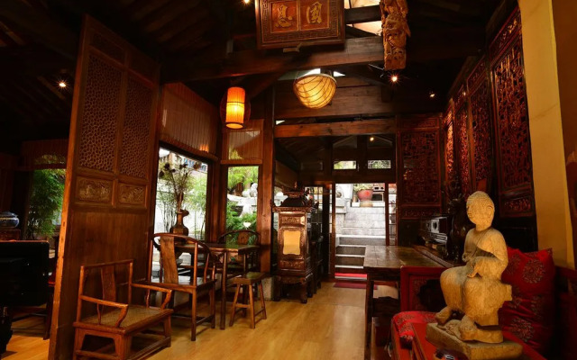 Lijiang Zen Garden Hotel (Wuyi Yard)