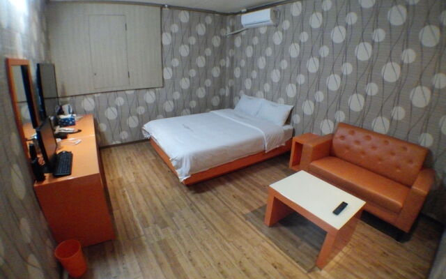 Apple House Mini Hotel